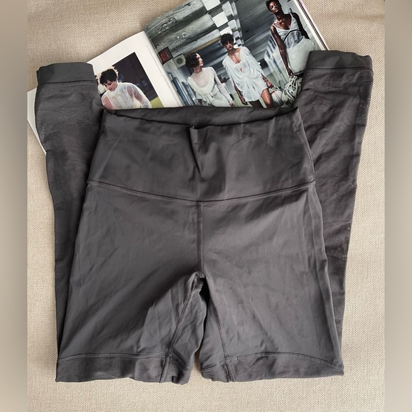 Lululemon Sheer Will High-Rise Leggings In Camo Graphite Gray Size 8 - Picture 4 of 16